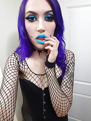 Blue lipstick blowjob