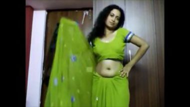 Huge breast actress wet saree picture