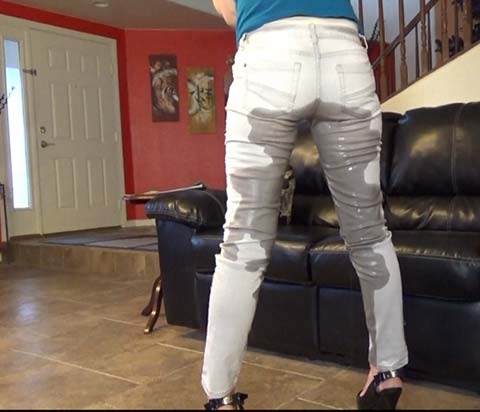 best of Pees while jeans girlfriend blonde