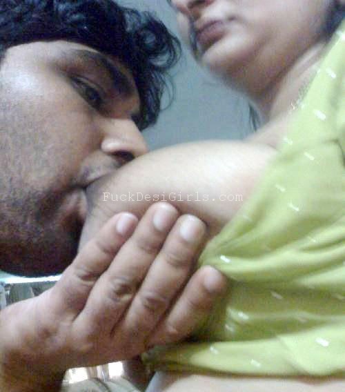Desi wife boobs sucking